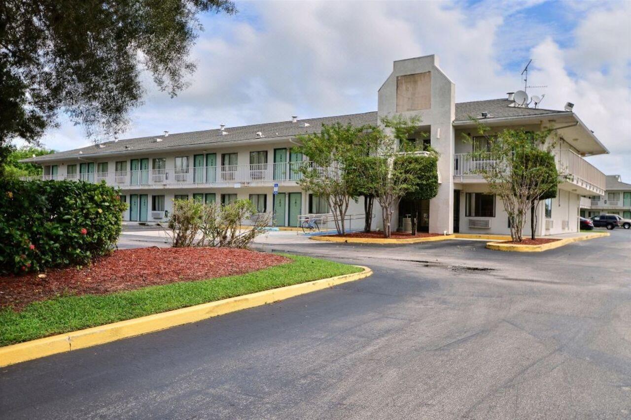Motel 6-Ft. Pierce, Fl フォート・ピアス エクステリア 写真