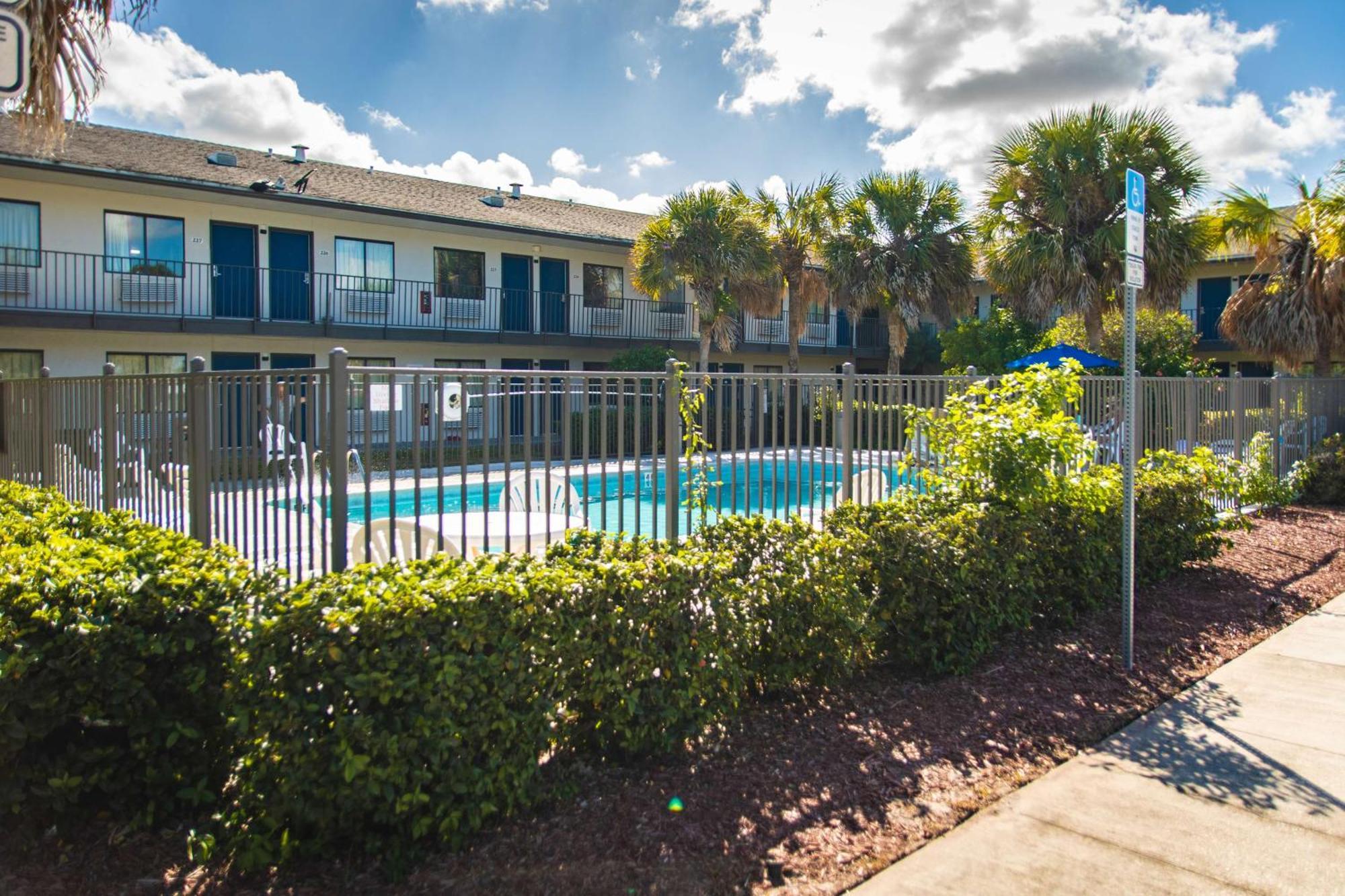 Motel 6-Ft. Pierce, Fl フォート・ピアス エクステリア 写真