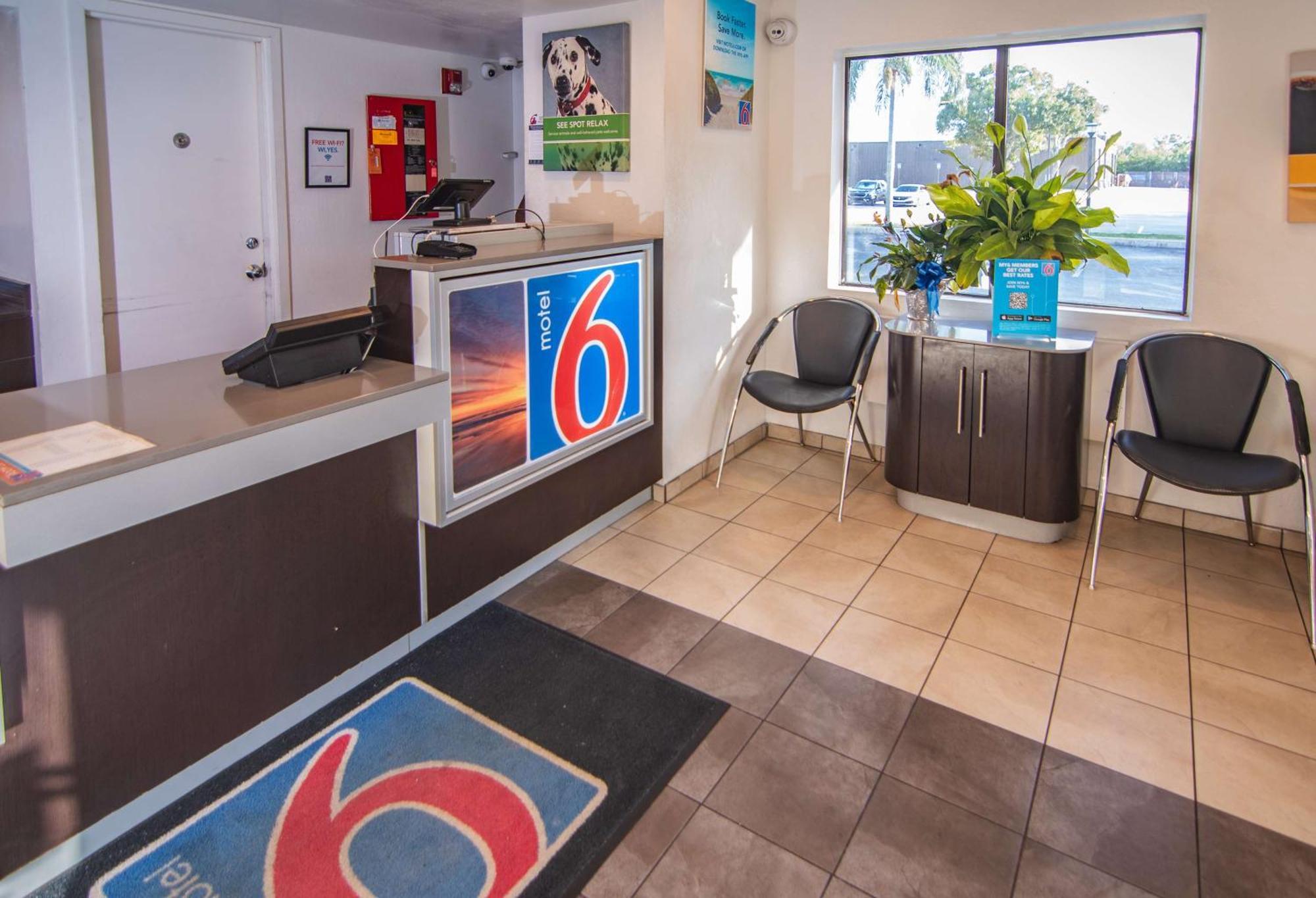 Motel 6-Ft. Pierce, Fl フォート・ピアス エクステリア 写真