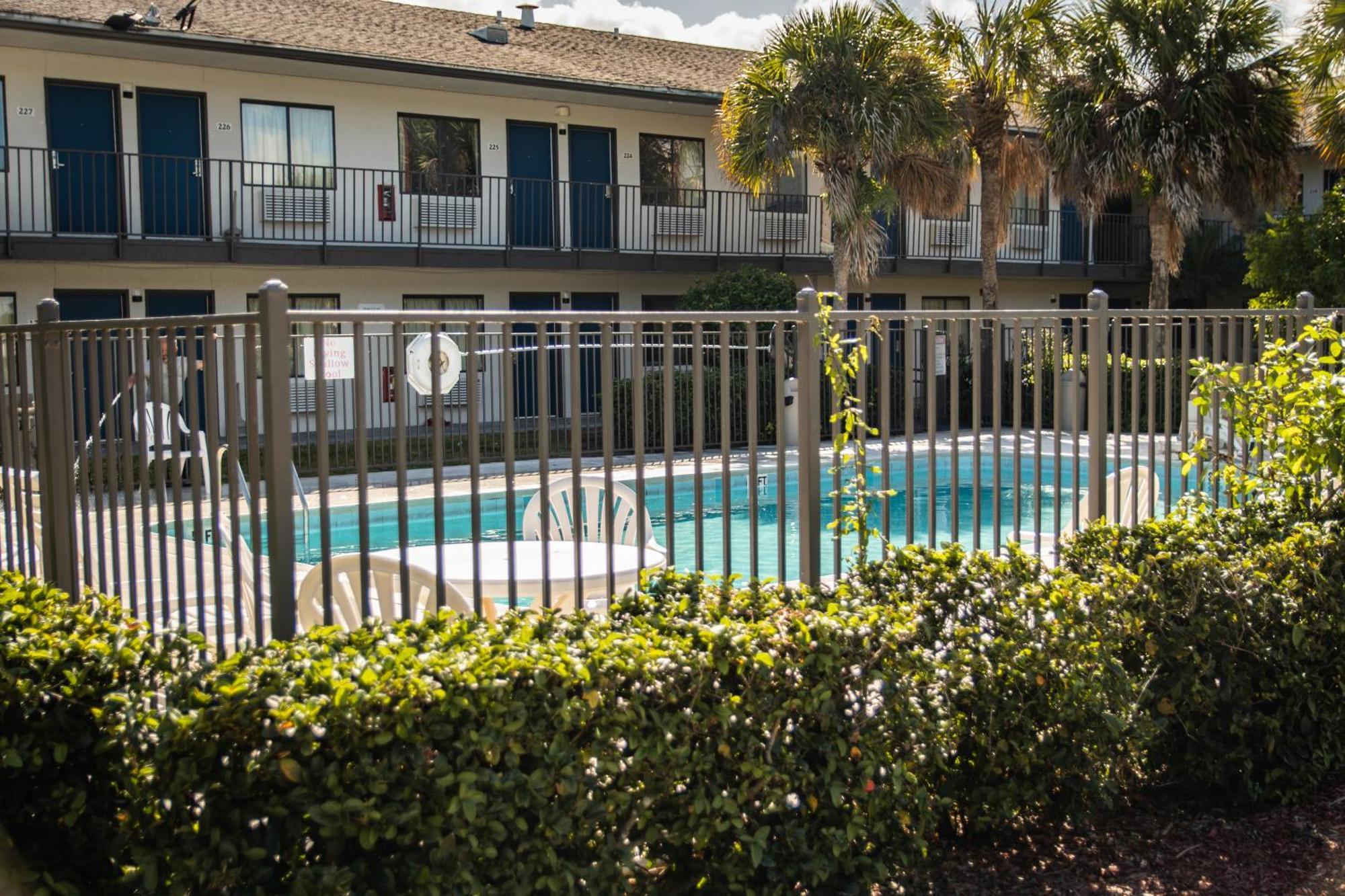 Motel 6-Ft. Pierce, Fl フォート・ピアス エクステリア 写真